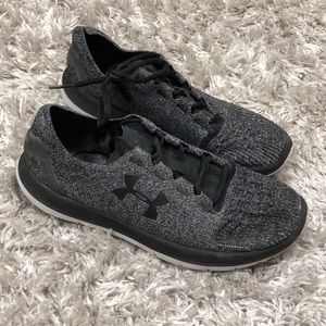 Men’s Under Armour tennis shoes